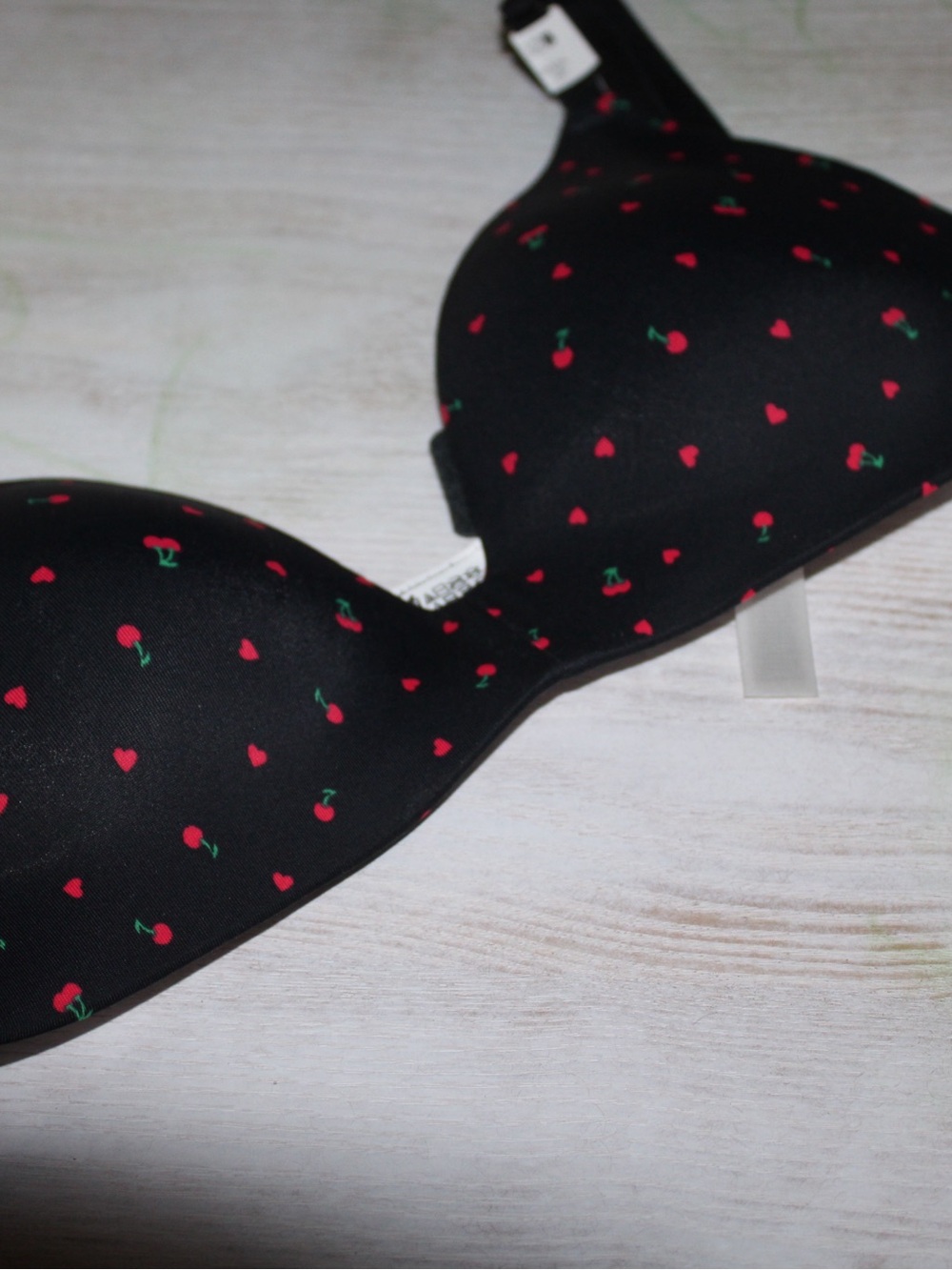PINK Victoria's Secret Black Cherry Print T-Shirt Bra